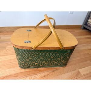 Vintage Hawkeye Picnic Basket w/Utensils